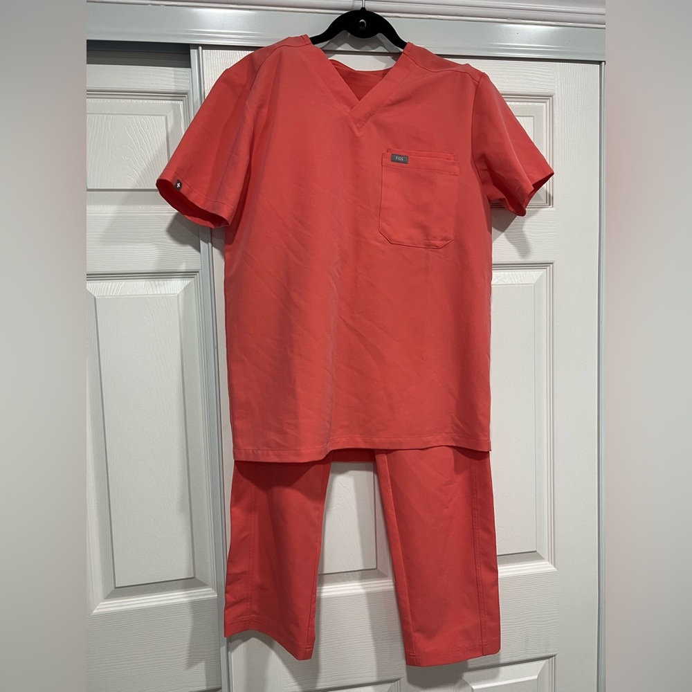 Figs Coral Scrub Set Men’s Small